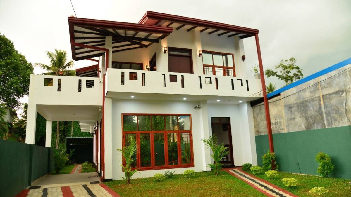 Hikkaduwa Villa | My property is a Privet Villa and it has 5 Beds rooms with All Air condition an