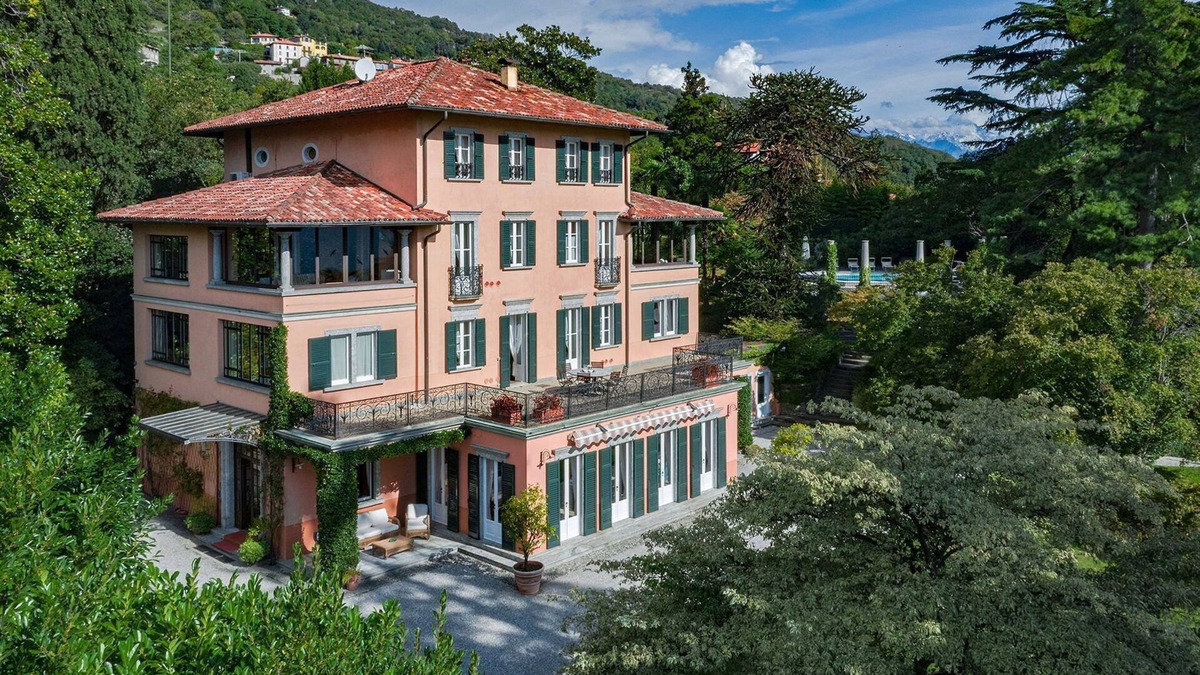 Santa Maria - Rezzonico Villa | My Rental Homes - Villa Camilla with swimming pool and a private tennis court.