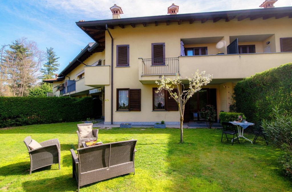 Cassina Rizzardi Apartment | My Sweet Garden - by MyHomeInComo