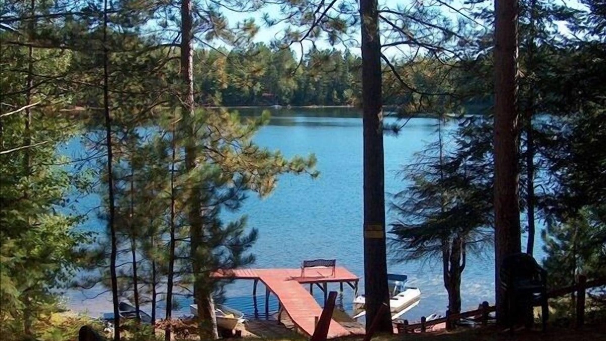 Hazelhurst House | MY T Pine Acres Lake House