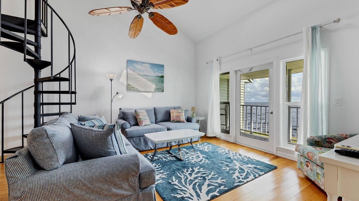 Port Charlotte Condo | Myakka River 2/2 Private Waterfront Condo with Loft