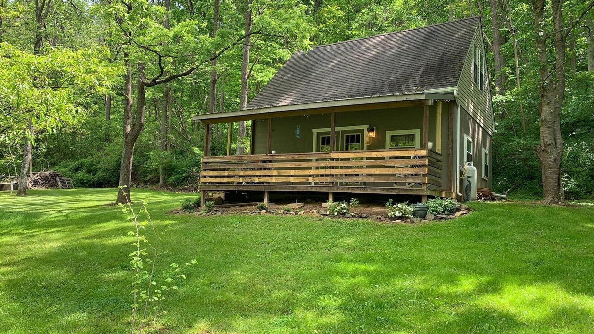 Rocky Ridge Cabin | Myersville-Private 9 ac cabin on the Middle Creek, yet close to it all.