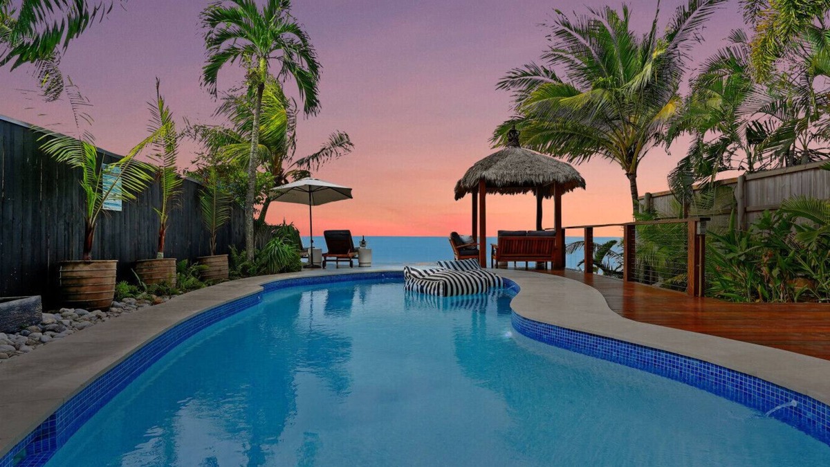 Holloways Beach Villa | Mylara Beachfront Holiday Home- Beachfront Bliss at Holloways: Private Pool, Direct Beach Access & Tropical Luxury