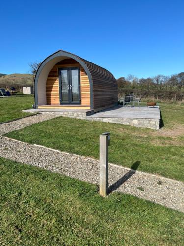 Acton Scott Ski Chalet | Mynd View Pods Cedar