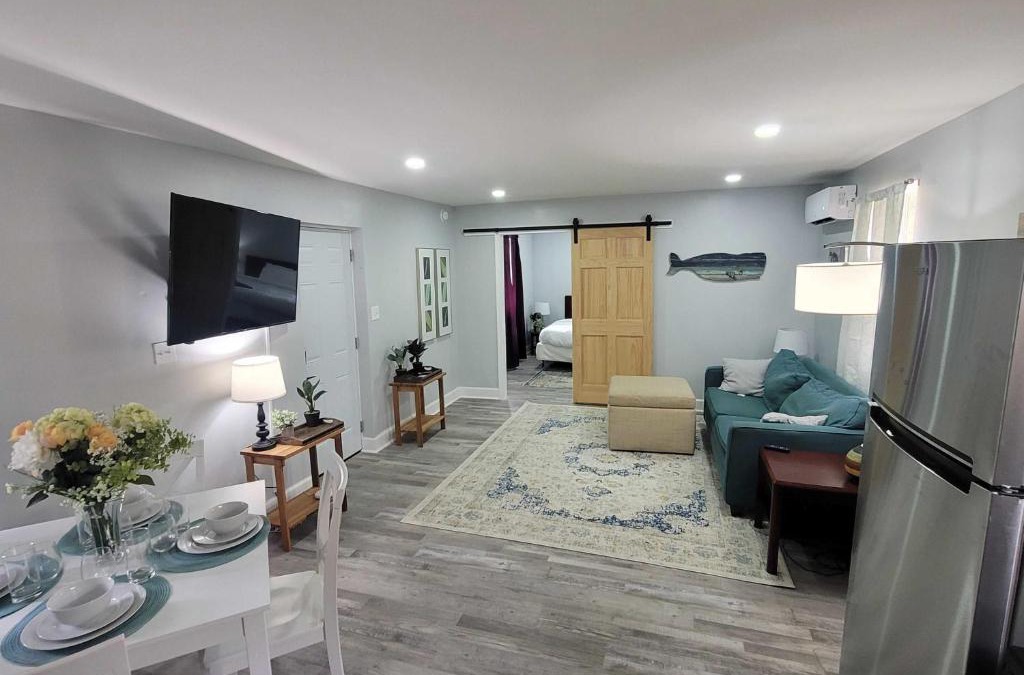 West Pensacola House | Myrtle Grove Cottage- Casita #2
