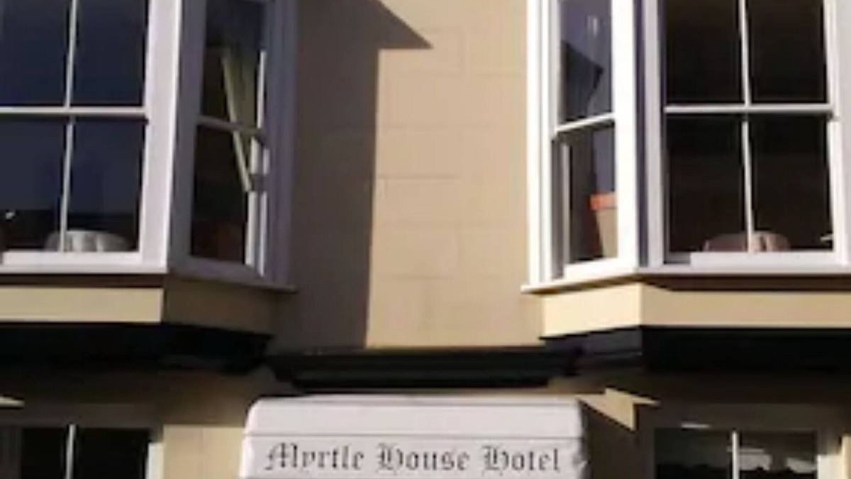 Tenby Hotel | Myrtle House Hotel