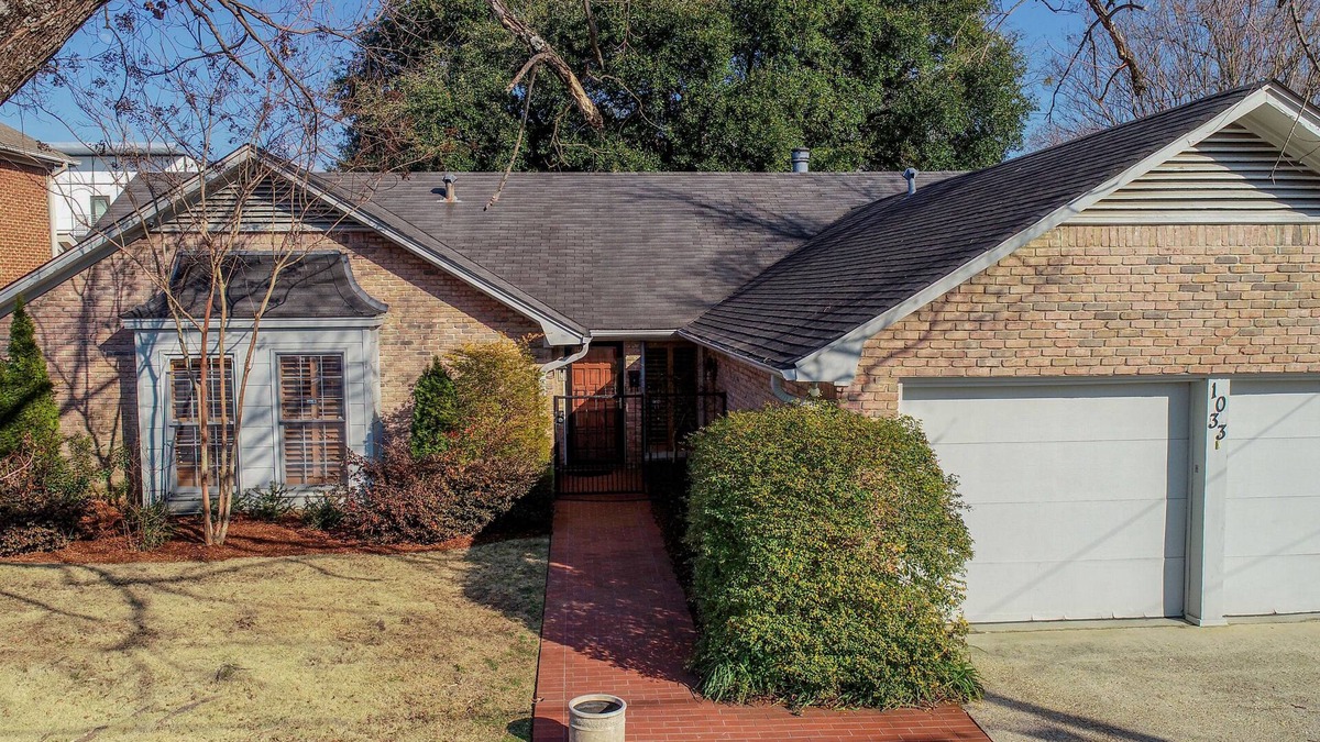 Tuscaloosa House | Myrtlewood Cottage- Book for Football Season! Walk to the Stadium!