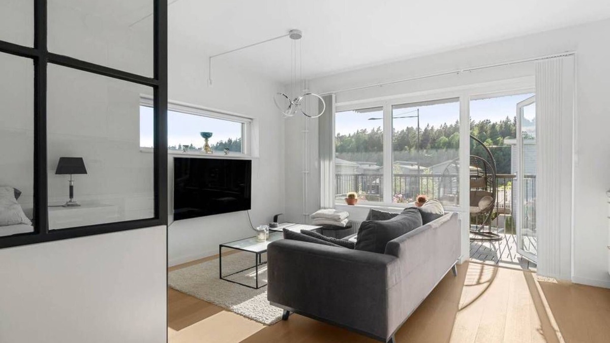 Gribbylund Apartment | Mysig lägenhet - Gym, solig terrass, BBQ Grill