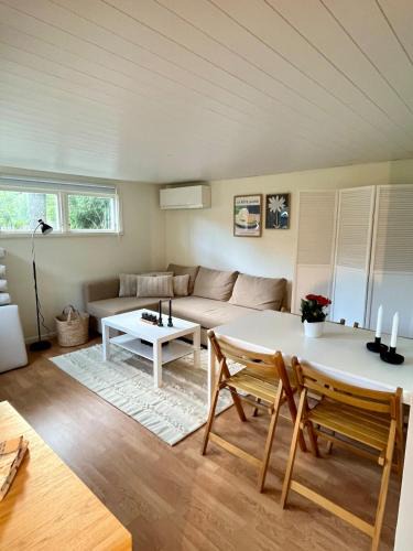Vaxtorp House | Mysig skogsstuga mitt i naturen