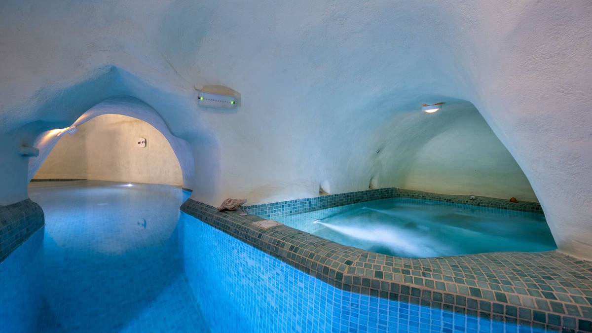 Messaria House | Mystagoge cave pool/jacuzzi, cellar and hammam