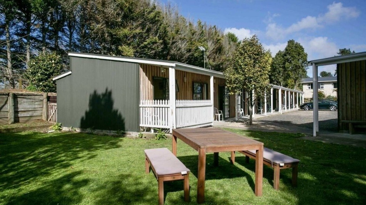 Ohaupo Hotel | Mystery Creek Motel