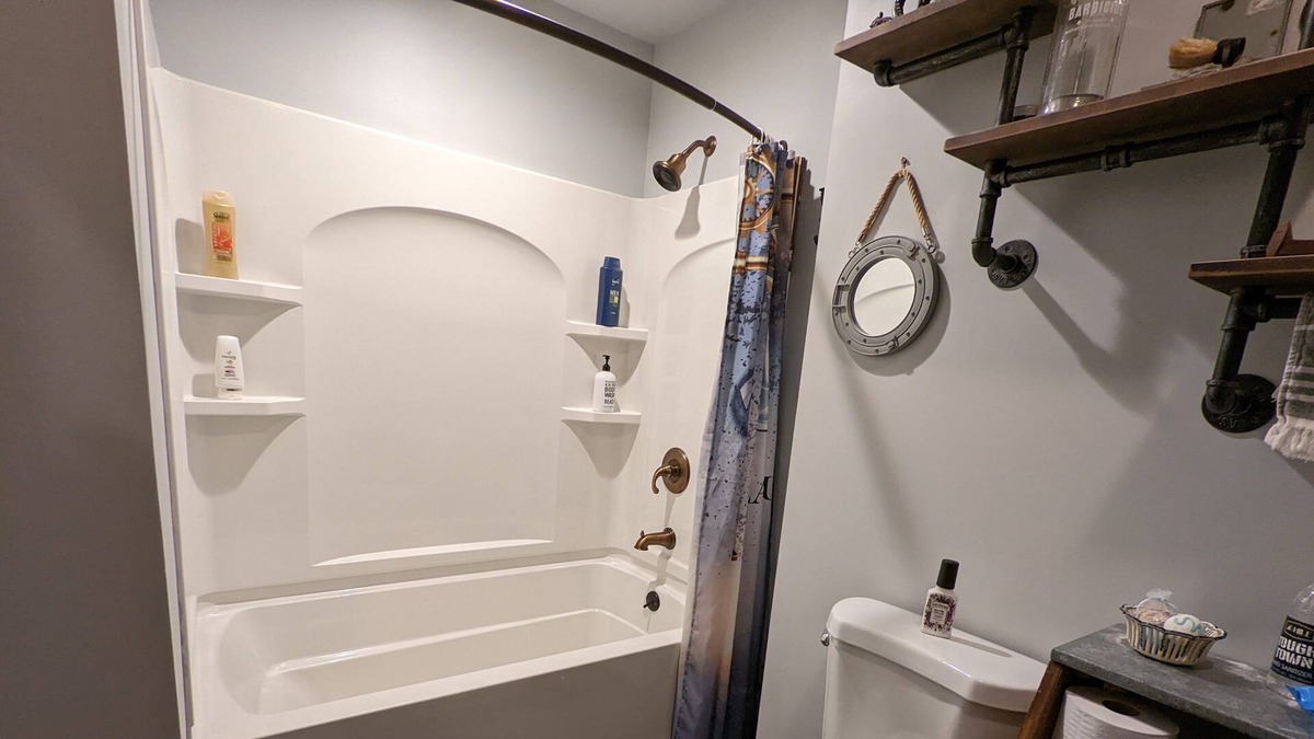 New Castle Bed & Breakfast | Mystic Rose Room
