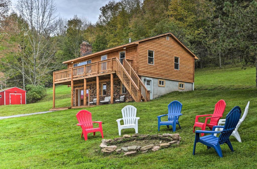 Fishs Eddy House | Mystik Hilltop Home 2 Mi to Crystal Lake!