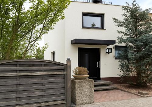 Dietzenbach House | Nähe Frankfurt für Monteure-Gruppen bis 10 Personen