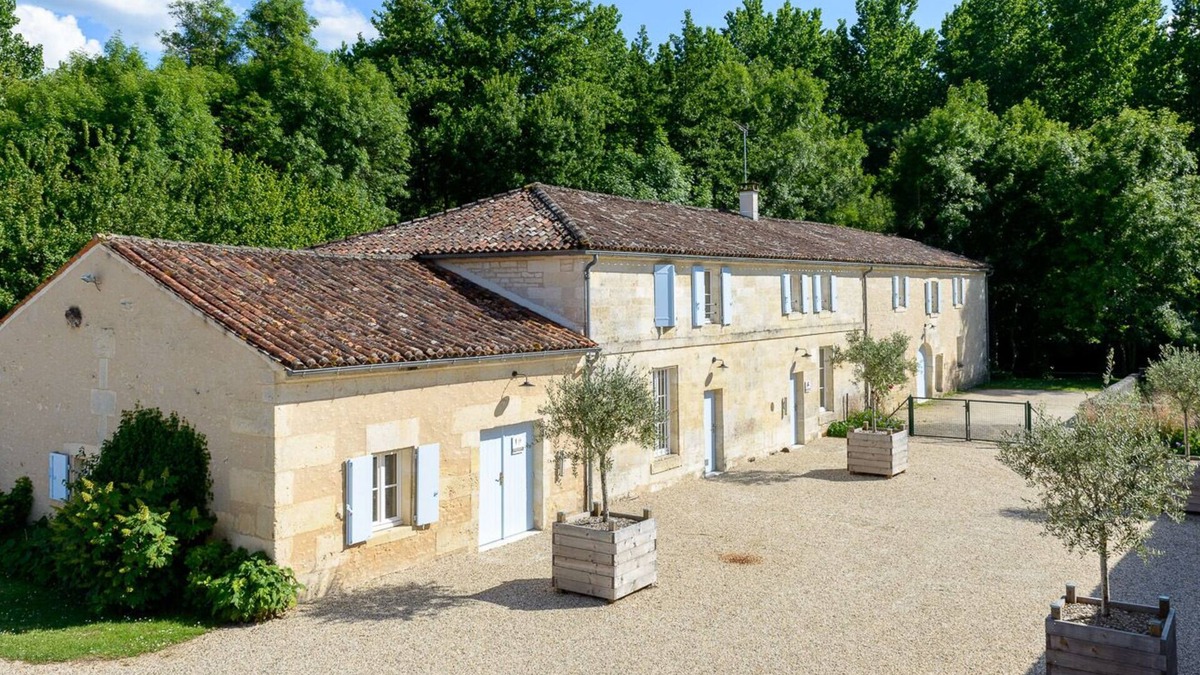 Cherves-Richemont House | Nénuphar riverside gîte
