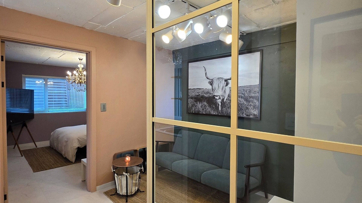 Cheongdam Villa | N.5 Romantic Retreat in Gangnam, Seoul – Garden View and Urban Forest Walk!