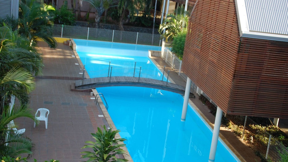 Centre-Ville Apartment | N °: 416171156H Furnished Holiday Rentals in Saint Pierre