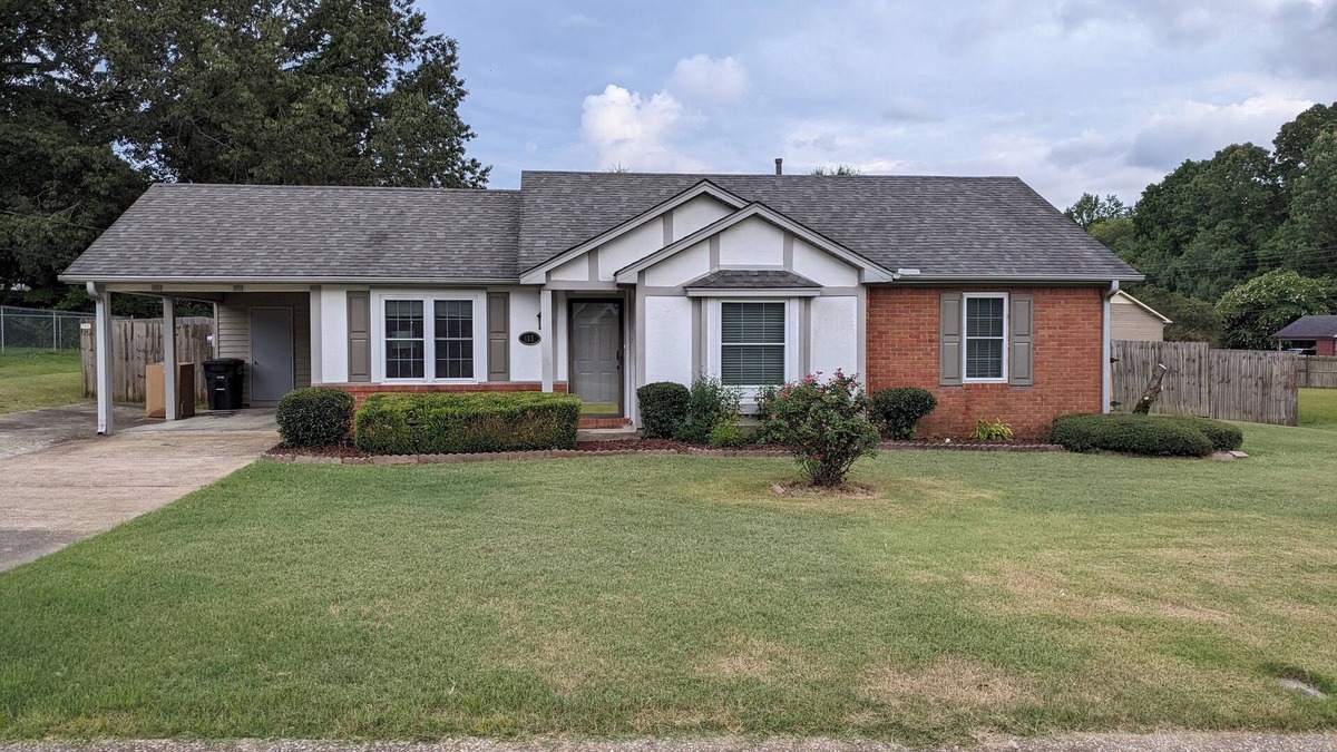 Jackson House | N Jackson 3 BR 2 BA Near I40, Ballpark, Golf, Food