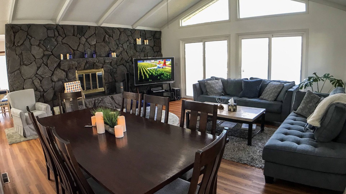 Richland House | N.Richland Executive/Corporate/Family -Deck-PingPong-2Bikes-Sleeps6-10-Kingsuite