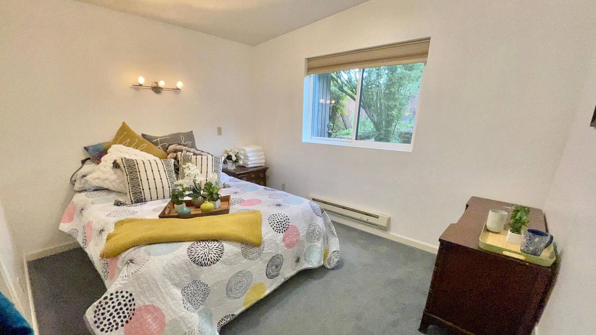Northgate House | N Seattle home-Master Suite&Large living space