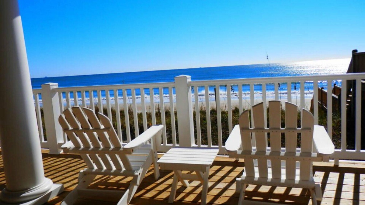 North Topsail Beach House | N. Topsail Family-Oriented Beachfront Home Within Walking Distance to Pool