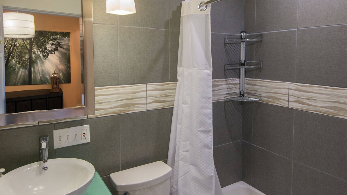 Norwood Apartment | N2 - Beautiful Extended Stay Apartment 1 bedroom central location