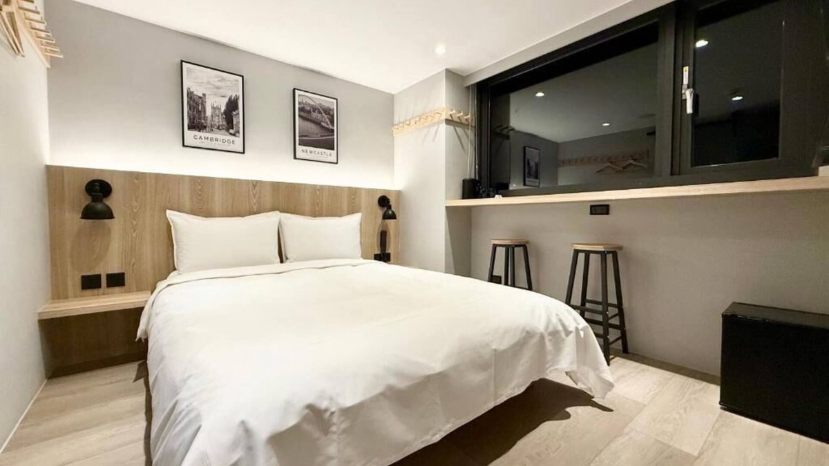 University District House | N2 Hotel