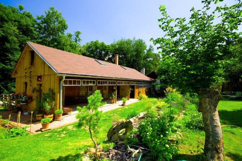 Lancov House | Na samotě U Včelína