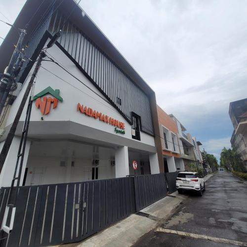 Laweyan Hotel | Nadamax House Syariah