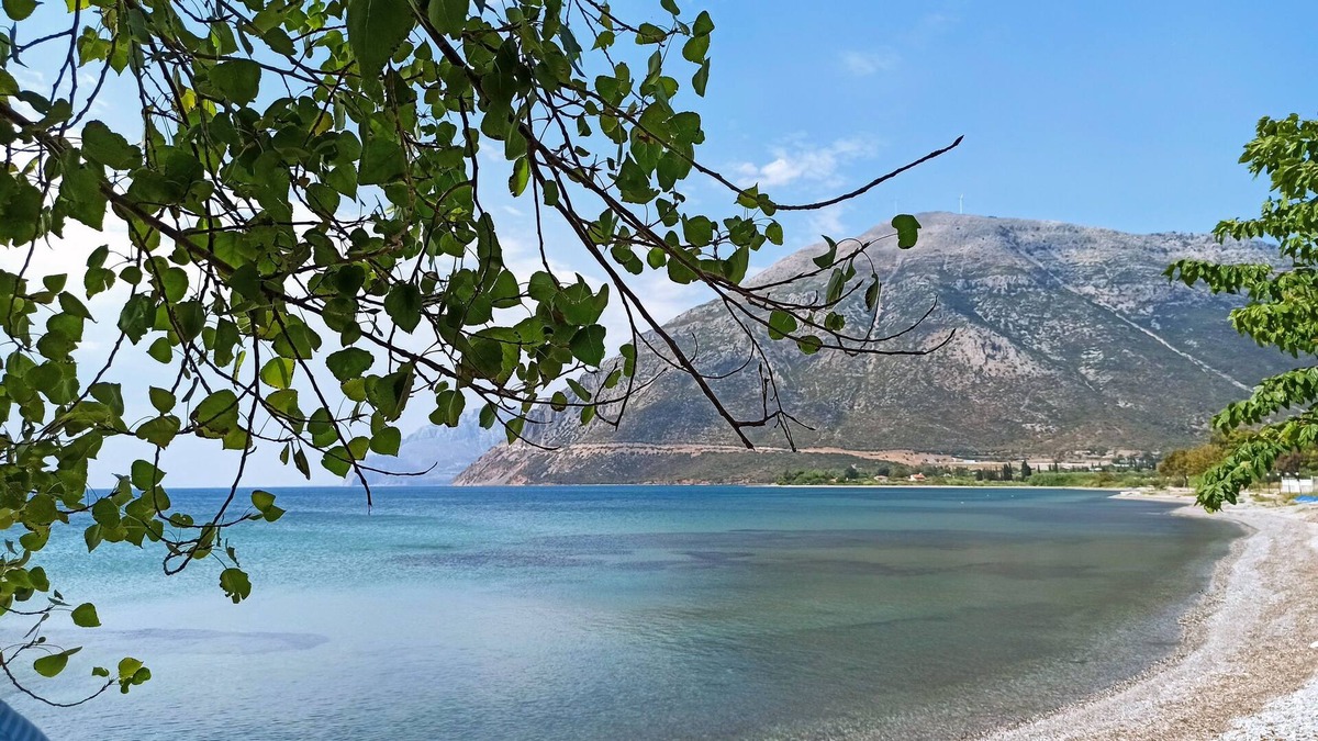 Gefira Mpania Cottage | Nafpaktos cottage by the sea for travelers and dreamers!