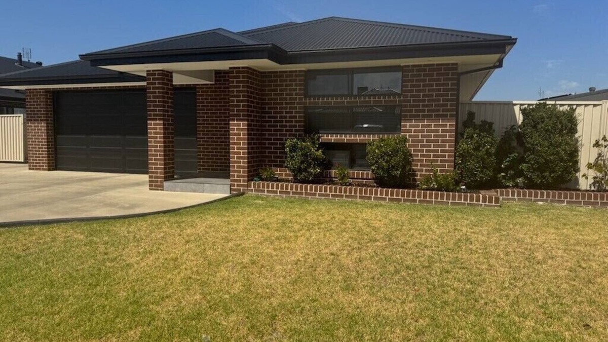 Nagambie House | Nagambie Haven : 3 BR, 1 BA House in Nagambie, Sleeps 6