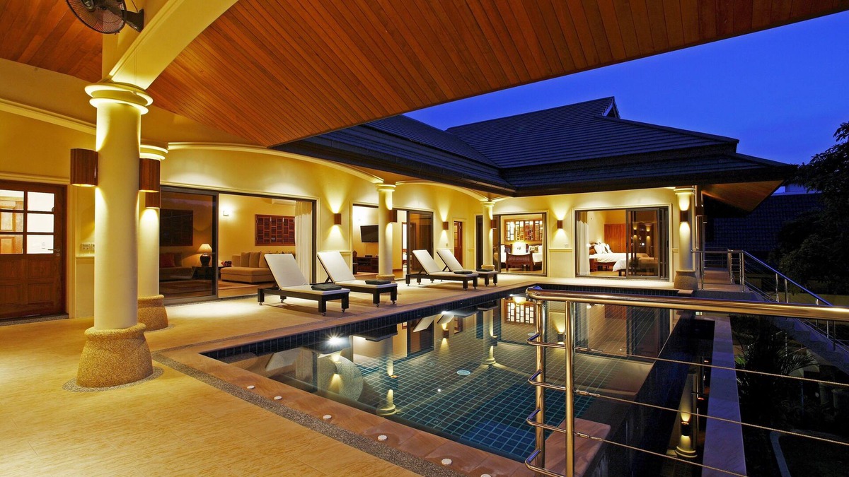 Rawai Villa | NAI HARN BEACH - Outstanding 4 Bedroom Pool Villa