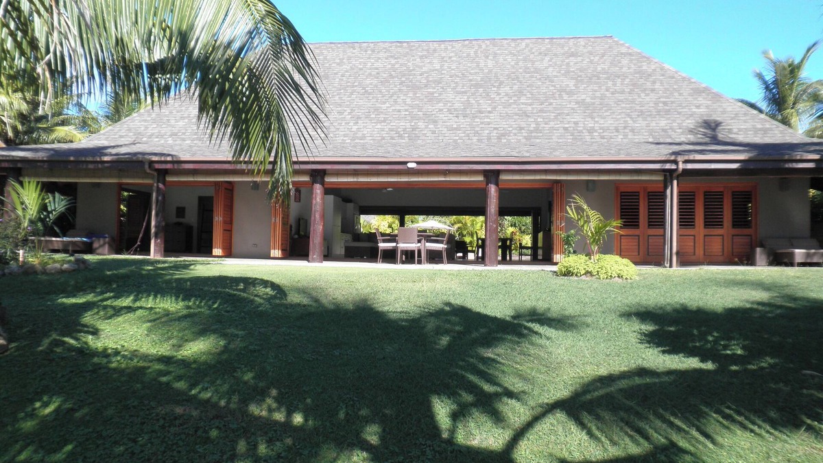 Malolo Lailai Island Villa | Nai Kawakawa 5 Star Beach Front Complex nMusket Cove Malolo Lailai Island, Fiji