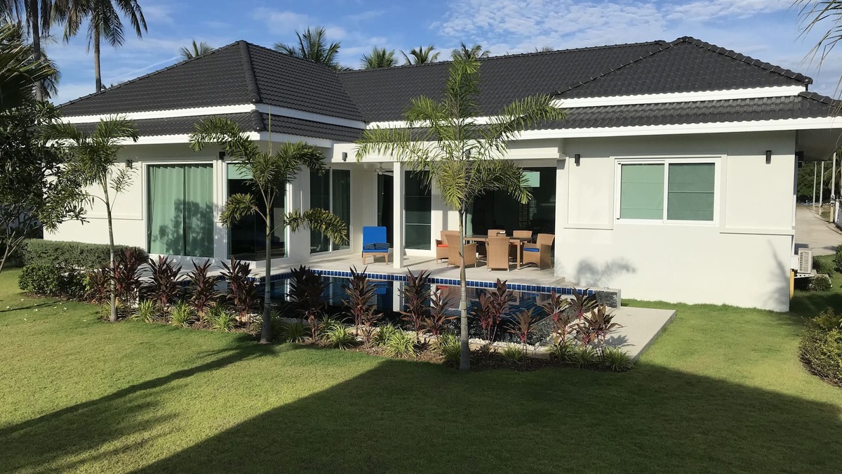 Sam Roi Yot Villa | Nakhon Beach Villa: your private paradise that will embrace you like a dream