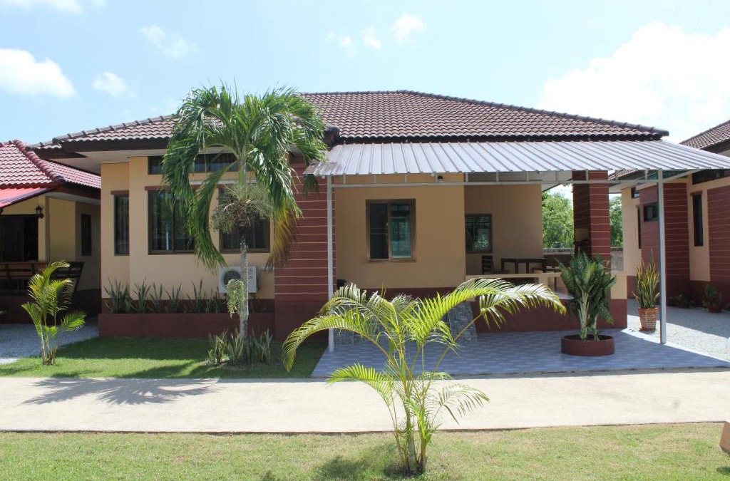 Rayong House | Naluemon Village FH 3-4