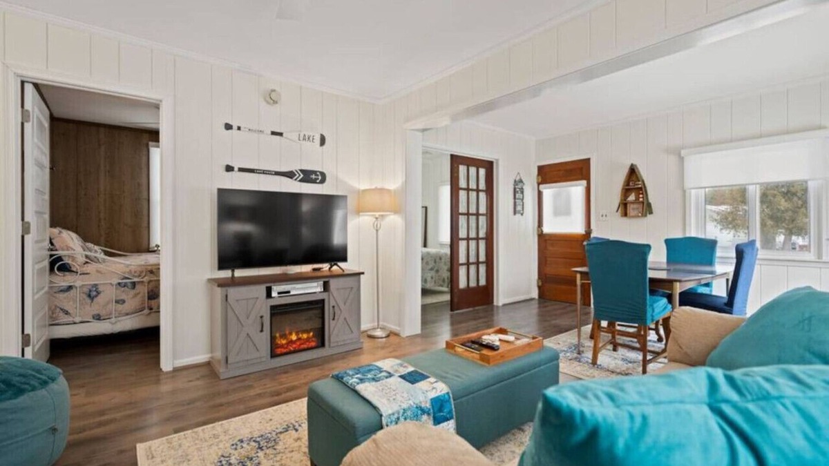 Lexington House | Namaste on Huron! Walk to beach, couples getaway!
