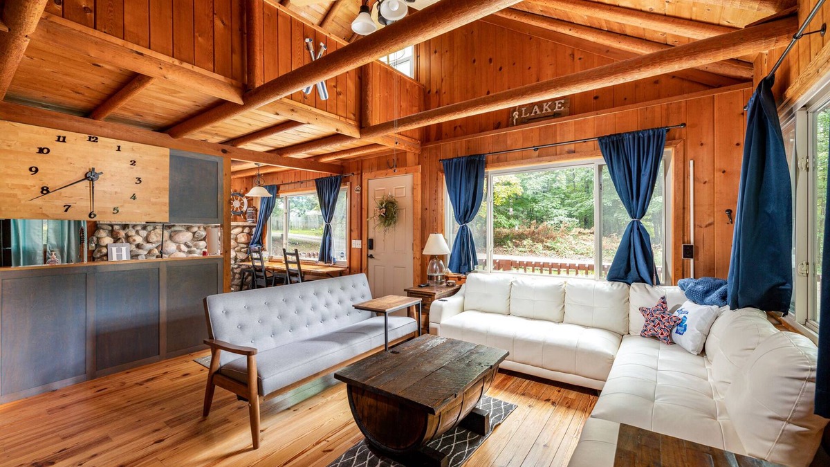 Traverse City House | Namatch Island Cottage