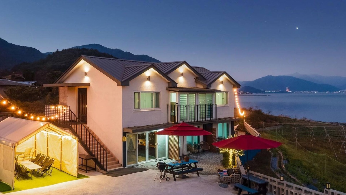 Tanghang-ri House | Namhae Yujane Pension