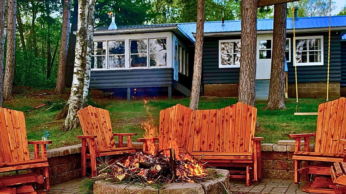 Phillips Cabin | Nana and Boppy's at the Lake, 4 Beds, Beautiful Sunsets