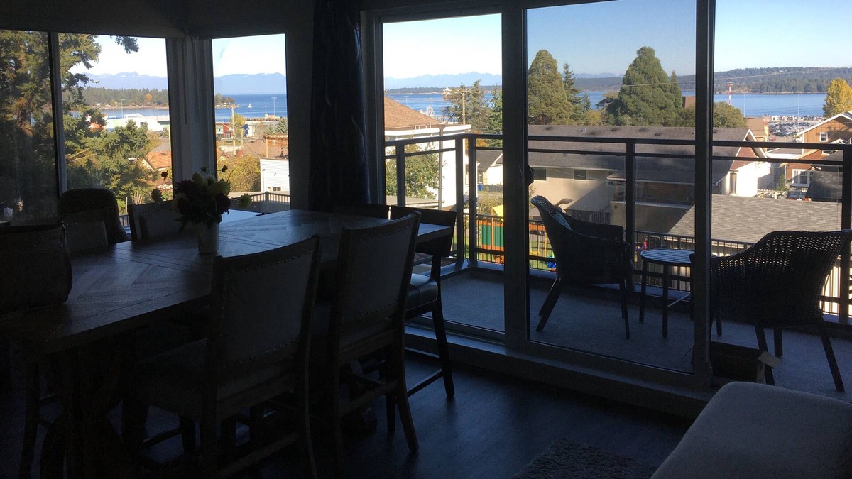 Regional District of Nanaimo Condo | Nanaimo Harbour Views!