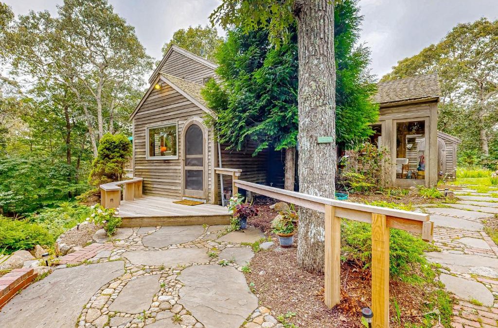 West Tisbury House | Nana’s Treehouse