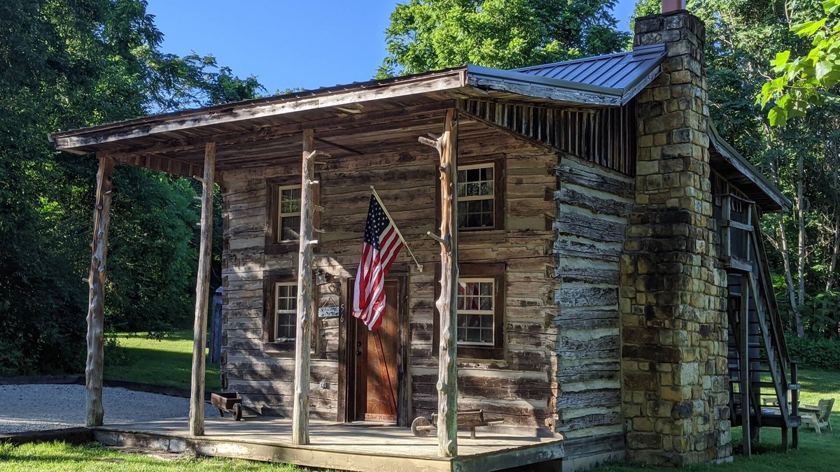 Nancy Cabin | Nancy Kentucky 1800s log cabin
