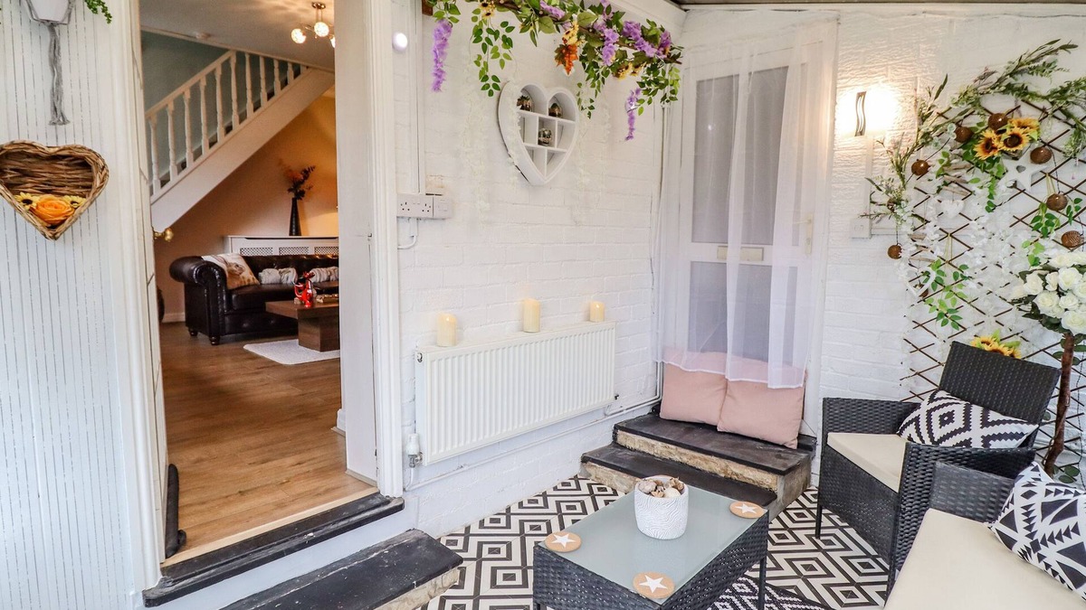 Froncysyllte Cottage | NANTCLWYD, family friendly, character holiday cottage in Llangollen