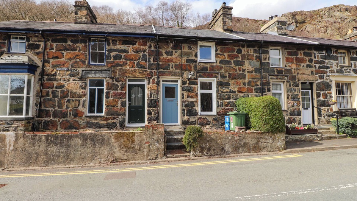 Beddgelert Cottage | NANTMEL, pet friendly, country holiday cottage in Beddgelert