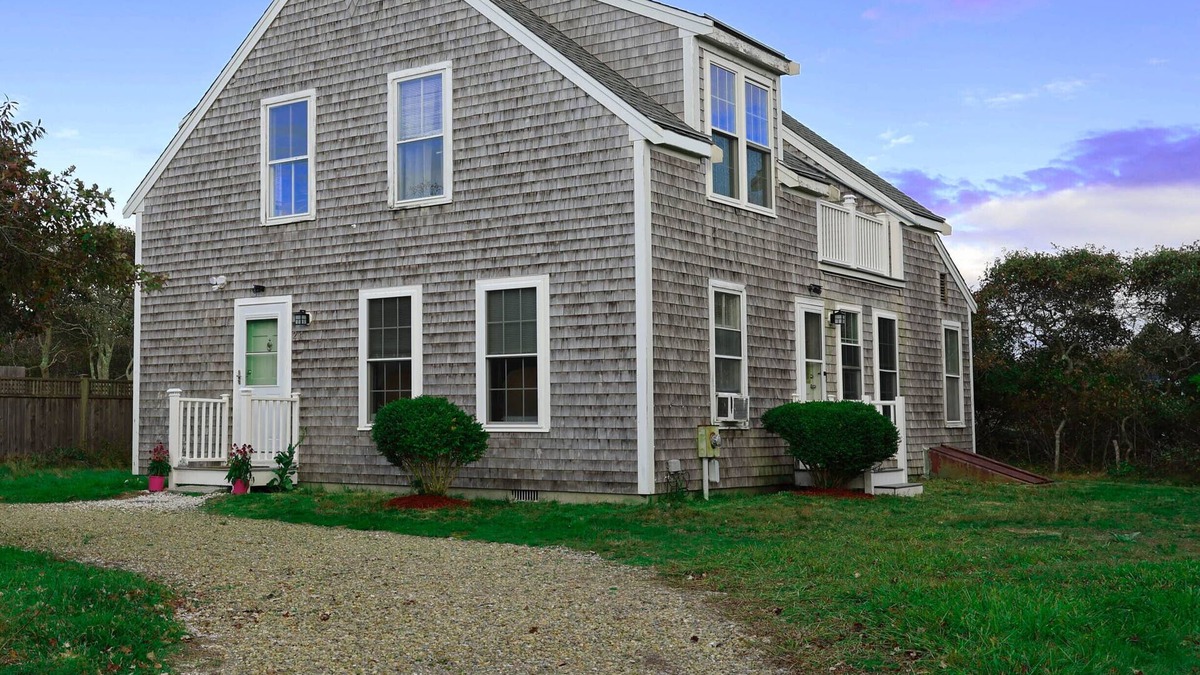 Tom Nevers House | Nantucket Salty Nest- 3 bedroom 2.5 bathrooms in Tom Nevers. Sleep 7