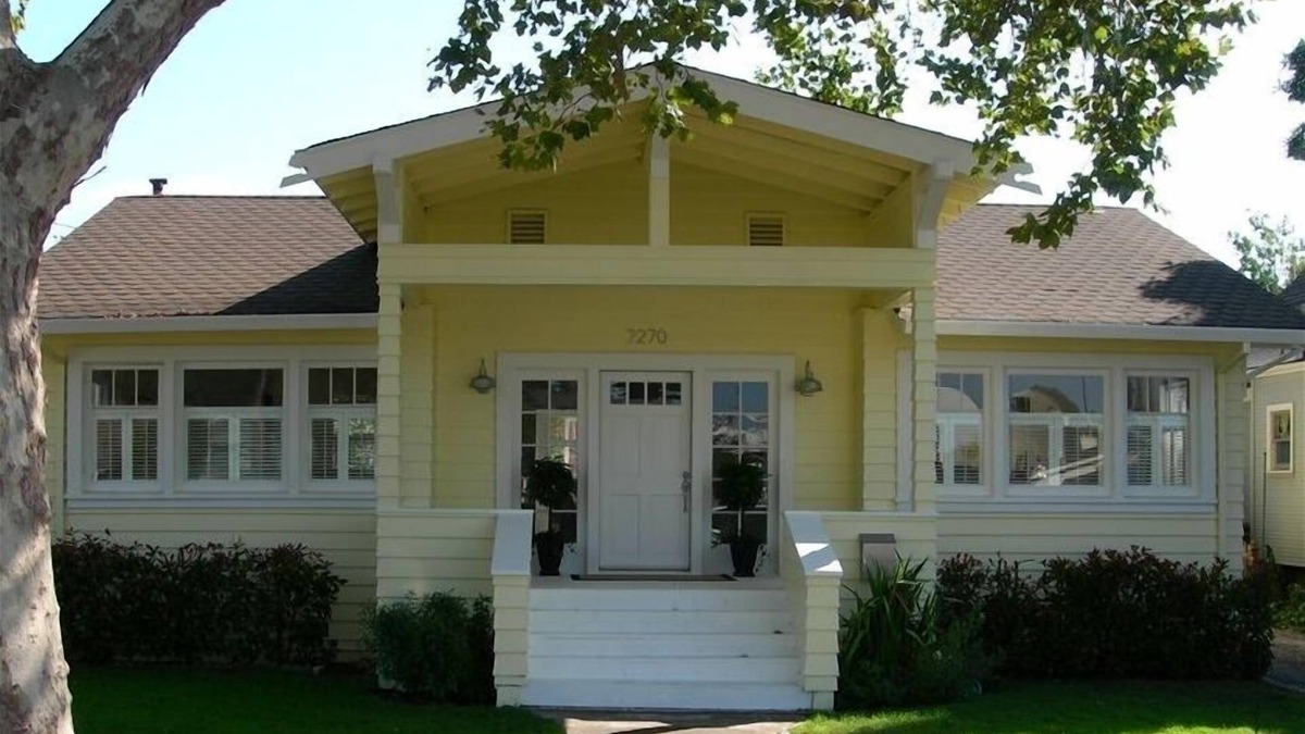 Napa House | Napa Sans Souci - Walk to Downtown Napa - Private Yard and Gardens