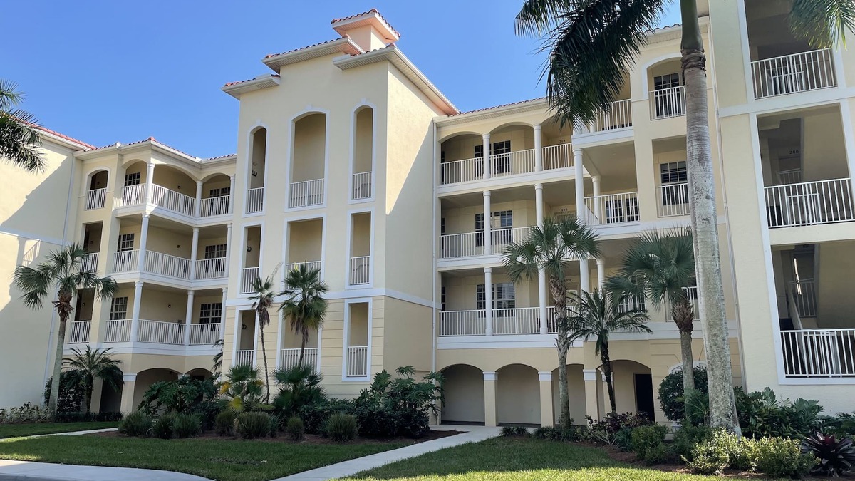 Naples Condo | Naples Lakes Signature Arnold Palmer Community Condo