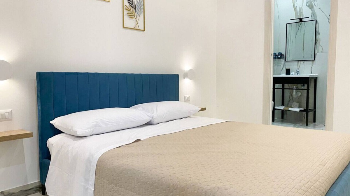 Naples City Centre Apartment | Naples Station Rooms - Toledo Room