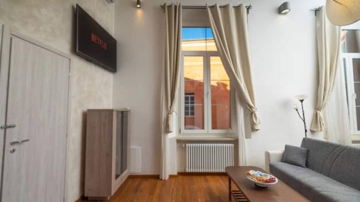 Old Town Apartment | Napoleon Suite - Modena Center