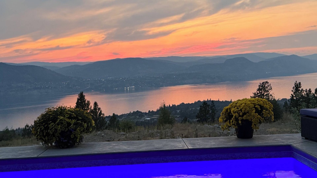 Okanagan-Similkameen Apartment | Naramata Dreaming: Wine Country Deck Suite w/Heated Pool & Trail Access